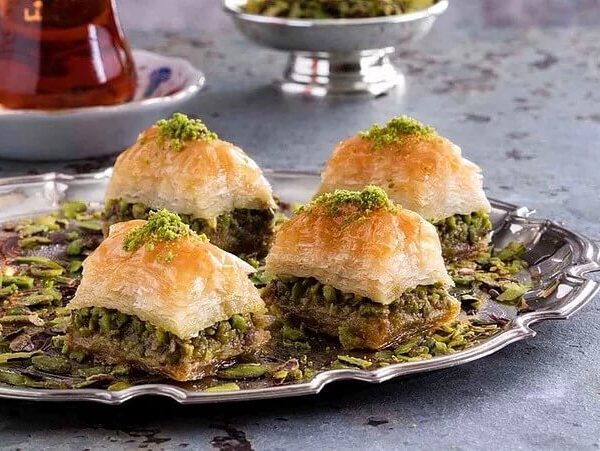Hafiz Mustafa Baklava with Pistachio