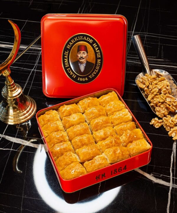 Hafiz Mustafa Baklava with Walnut box