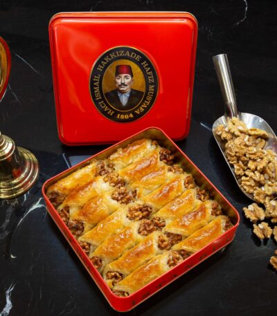 Hafiz Mustafa Butterfly Baklava with Walnut Box