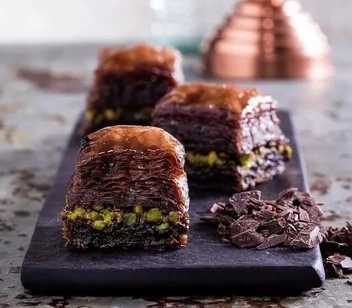 Hafiz Mustafa Chocolate Baklava with Pistachio 1