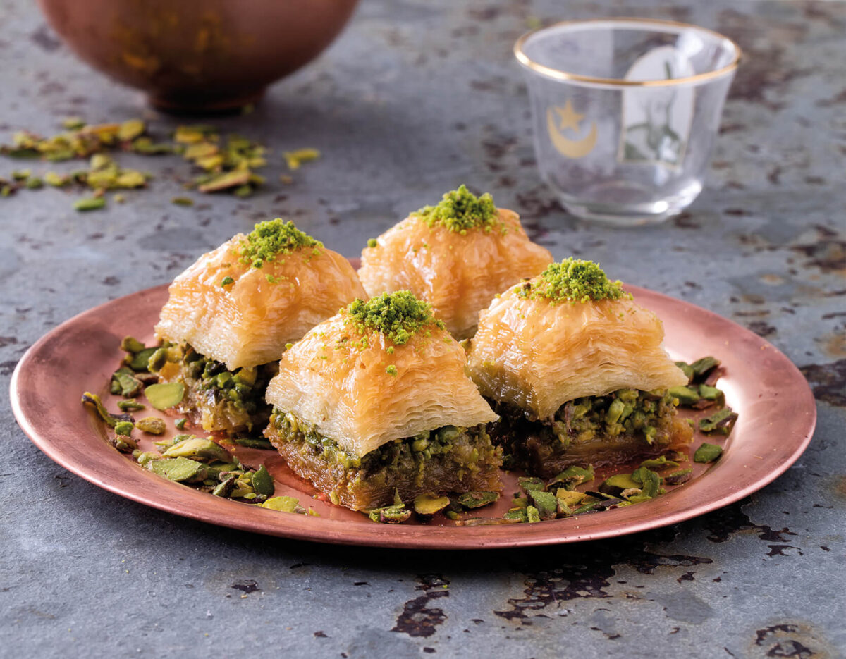 Hafiz Mustafa Long Lasting Dry Baklava with Pistachio
