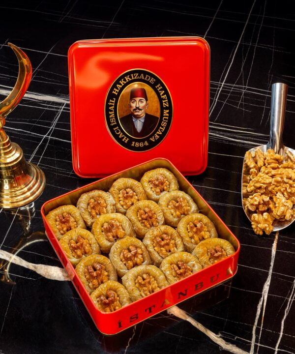 Hafiz Mustafa Padishah Baklava with Walnut Box