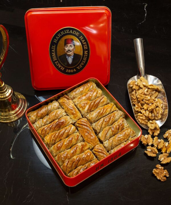 Hafiz Mustafa Twister Baklava with Walnut Box