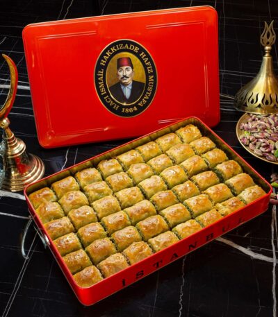 Hafiz Mustafa Winding Baklava with Pistachio Box
