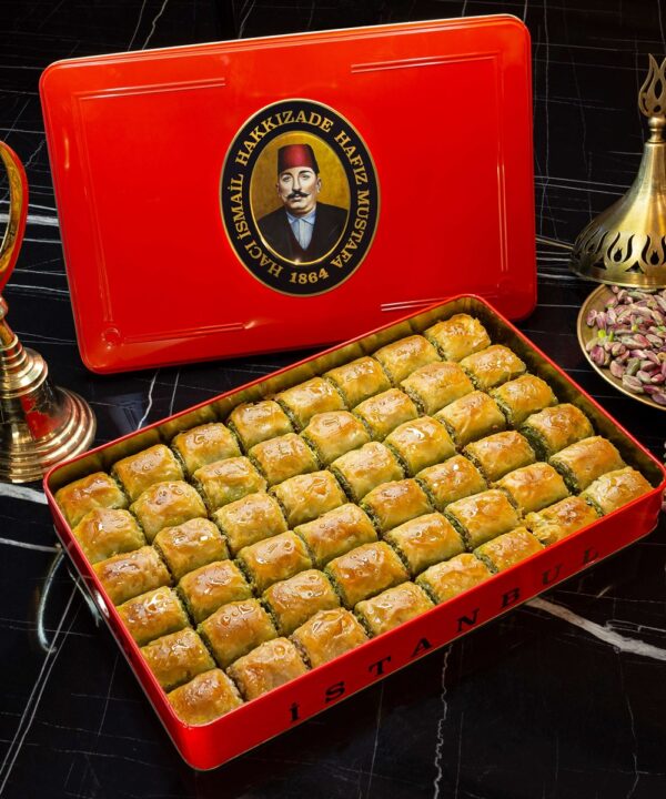 Hafiz Mustafa Winding Baklava with Pistachio Box