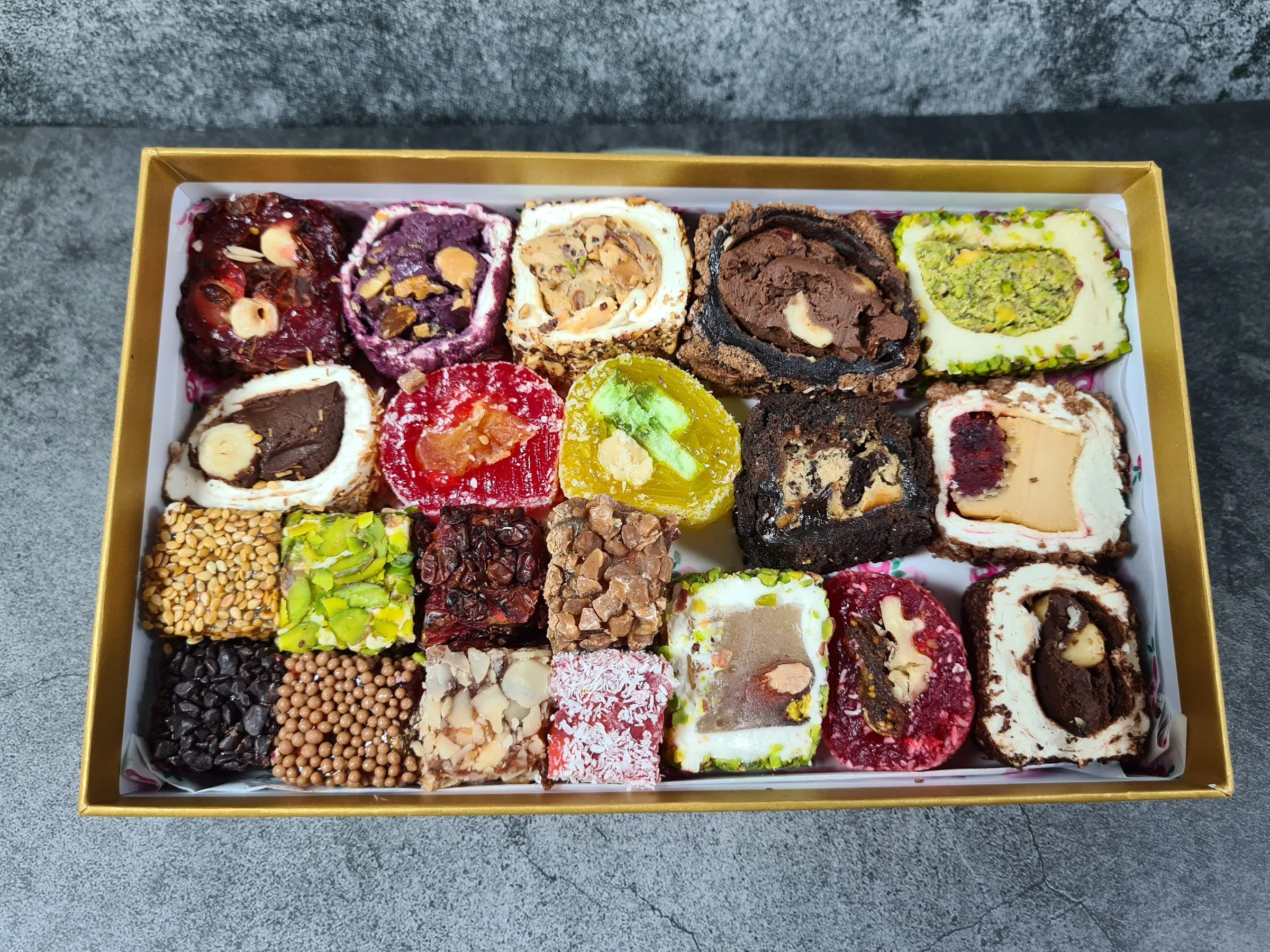 Exploring the World of Turkish Delight: Flavors and Varieties 1 turkish delight